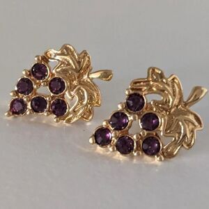 WOMEN’S AVON EARRINGS!